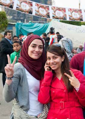 Giovani donne a Piazza Tahrir